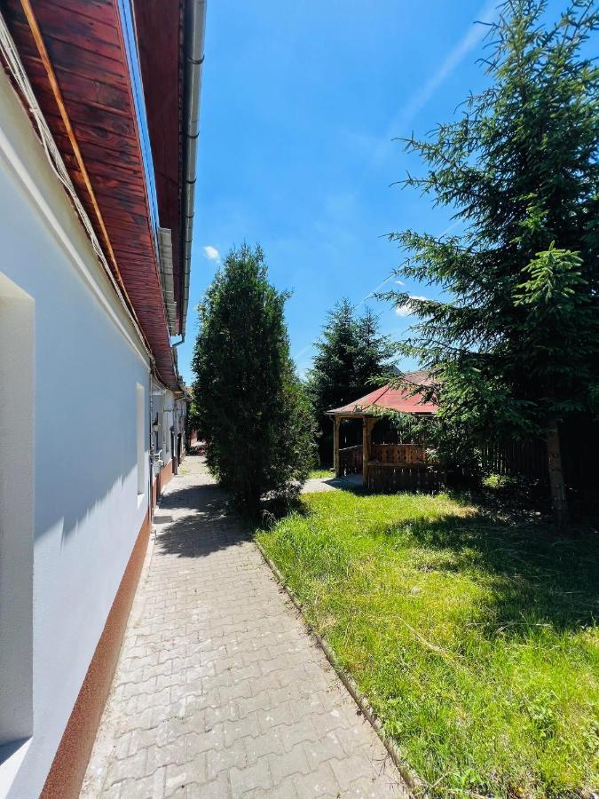 Apartament In Regim Hotelier King Medias Exterior photo